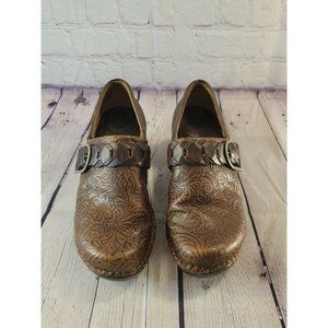 ARIAT Womens Size 9B Floral Embossed Brown Leather Mules Clogs Strap w Scratch